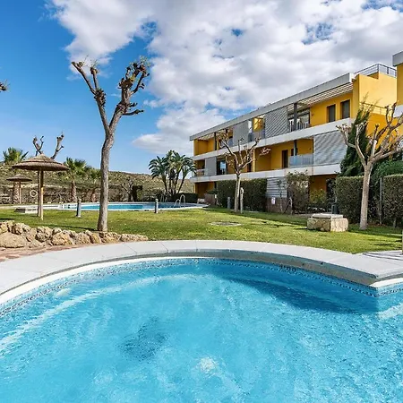 Apartment 2 Bedroom Beautiful In