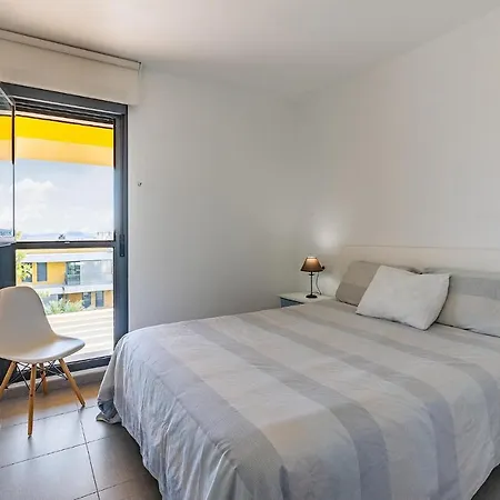 Apartment 2 Bedroom Beautiful In *